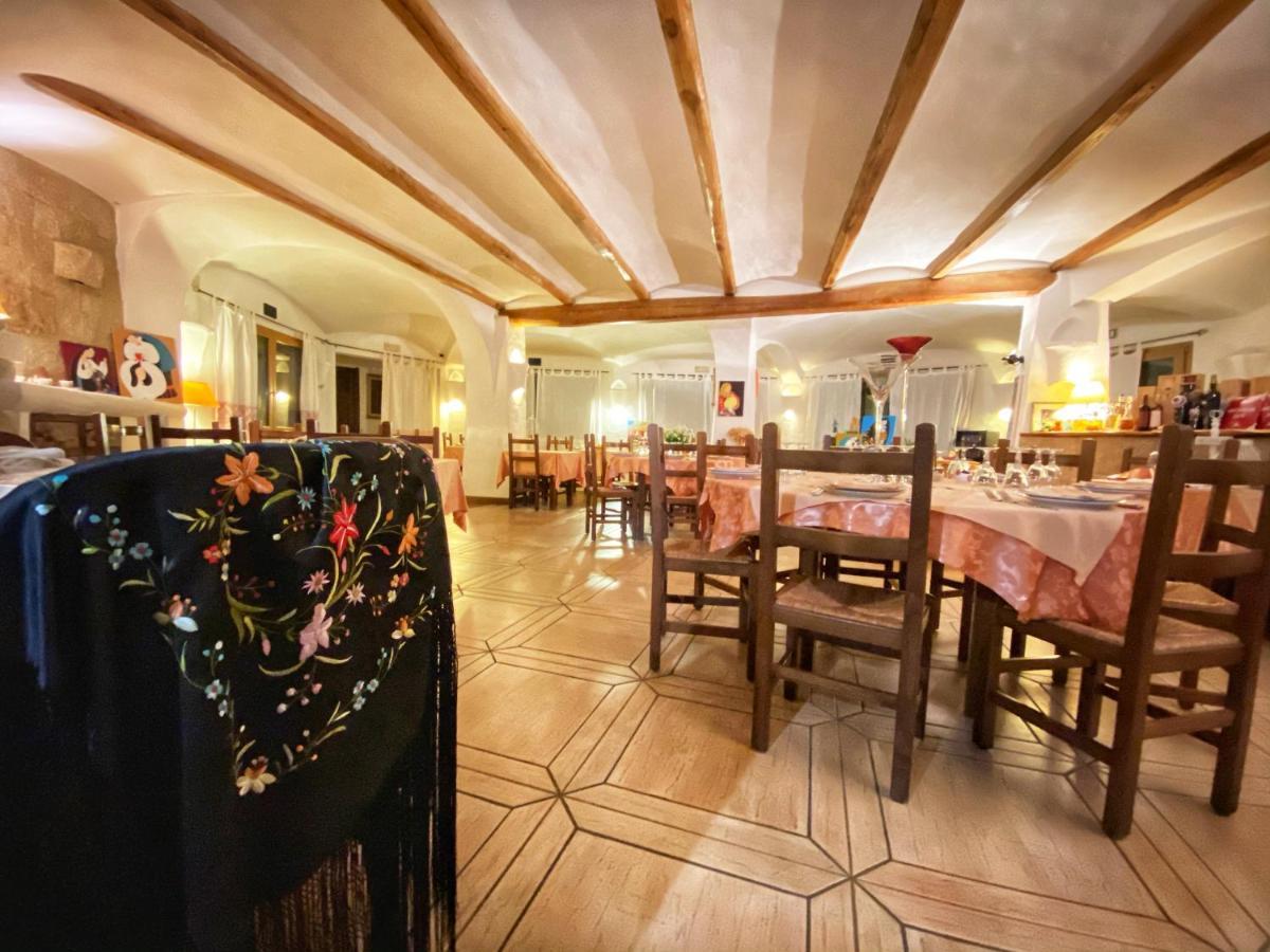 Locanda Tipica Sa Corte Олиена Екстериор снимка