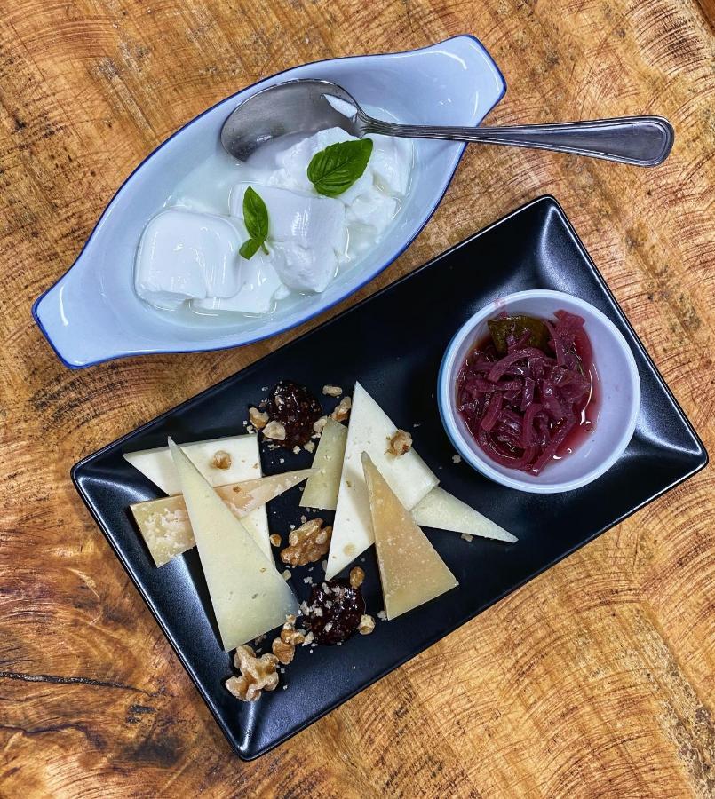 Locanda Tipica Sa Corte Олиена Екстериор снимка