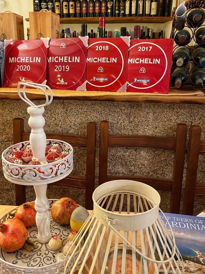 Locanda Tipica Sa Corte Олиена Екстериор снимка