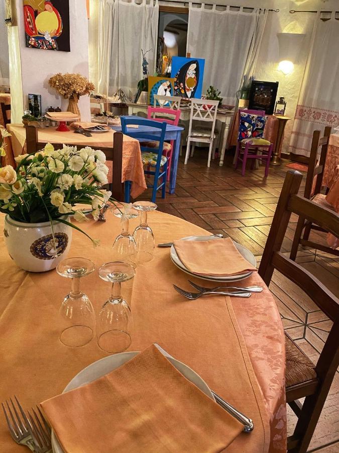 Locanda Tipica Sa Corte Олиена Екстериор снимка