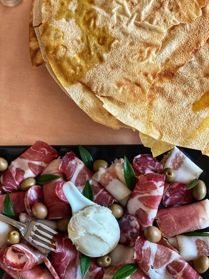 Locanda Tipica Sa Corte Олиена Екстериор снимка