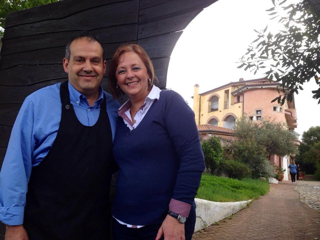 Locanda Tipica Sa Corte Олиена Екстериор снимка