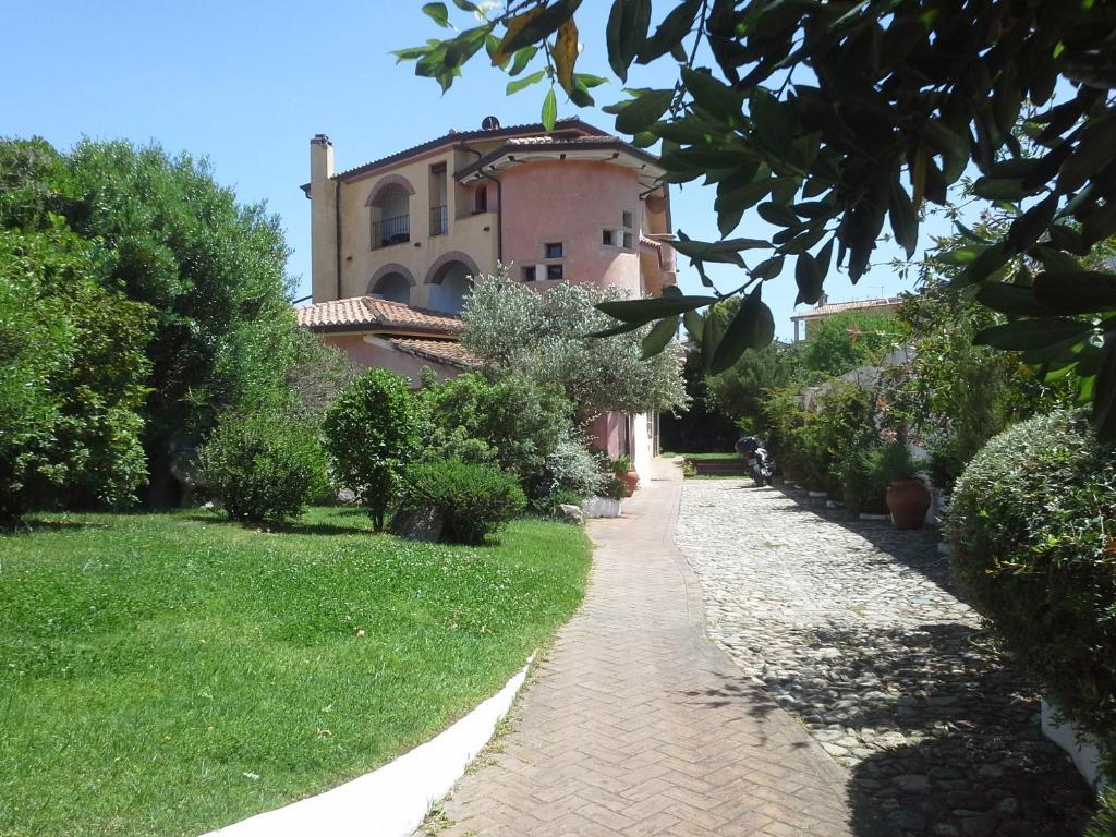 Locanda Tipica Sa Corte Олиена Екстериор снимка