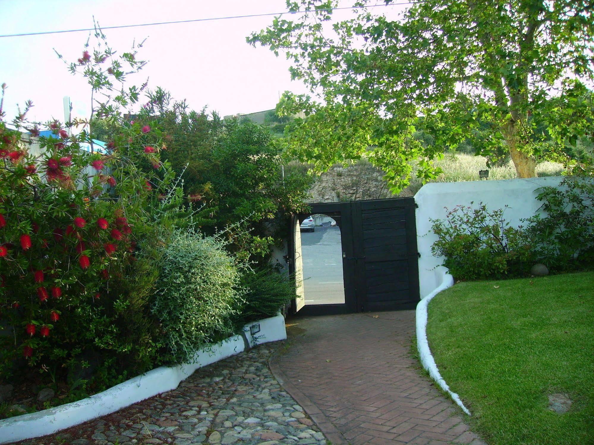Locanda Tipica Sa Corte Олиена Екстериор снимка