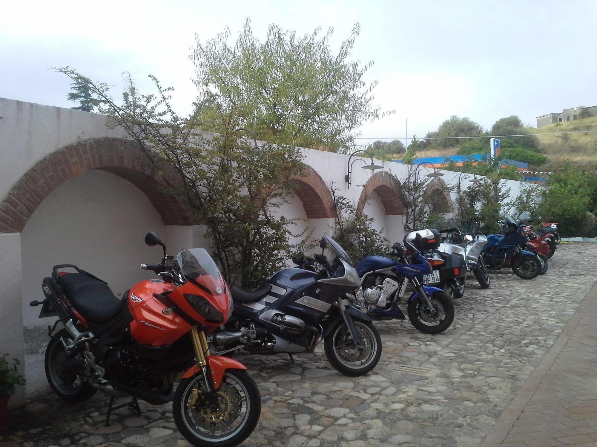 Locanda Tipica Sa Corte Олиена Екстериор снимка